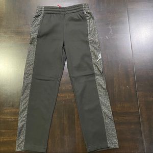 Jordan Therma-Fit Joggers Boys Size 6 M(5-6 years)
